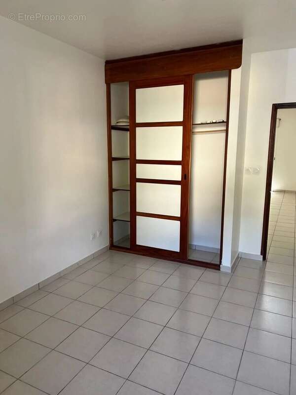 Appartement à REMIRE-MONTJOLY