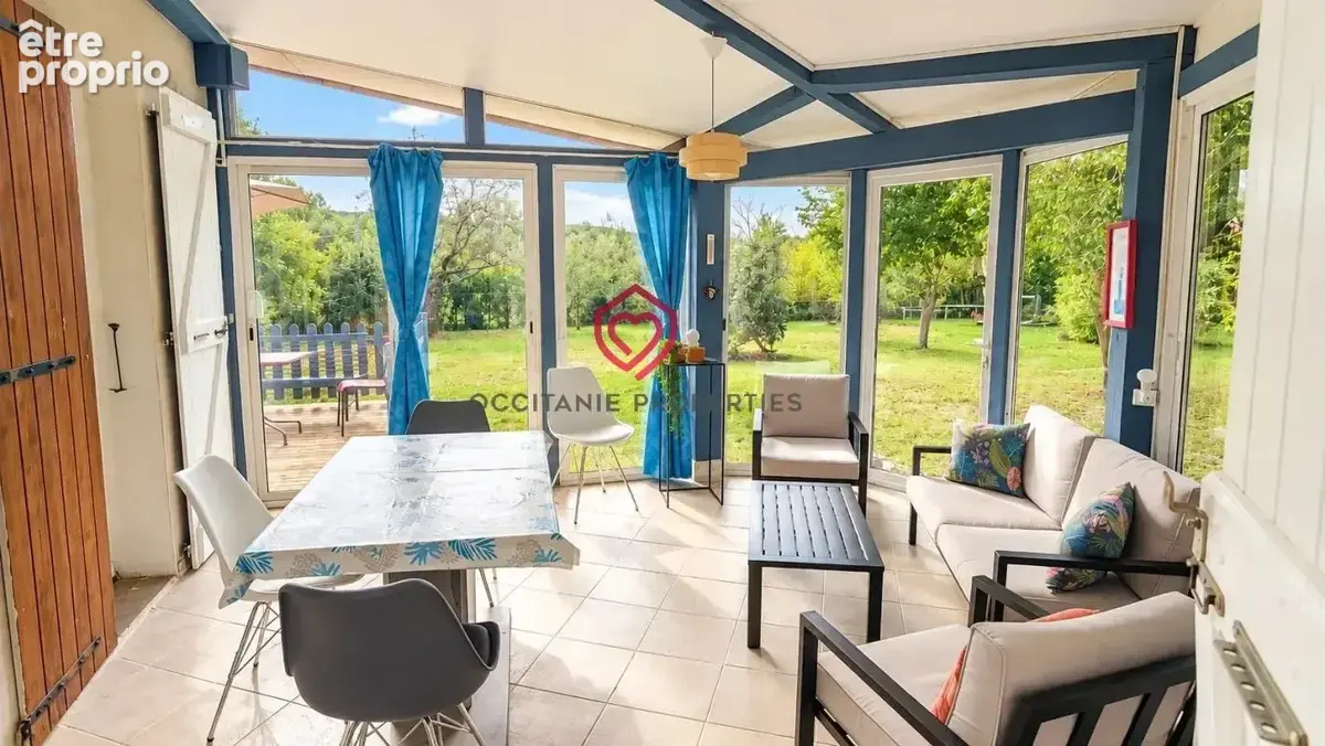 Maison de plain pied implantée sur un terrain arboré de 2 000 m² - photo 6