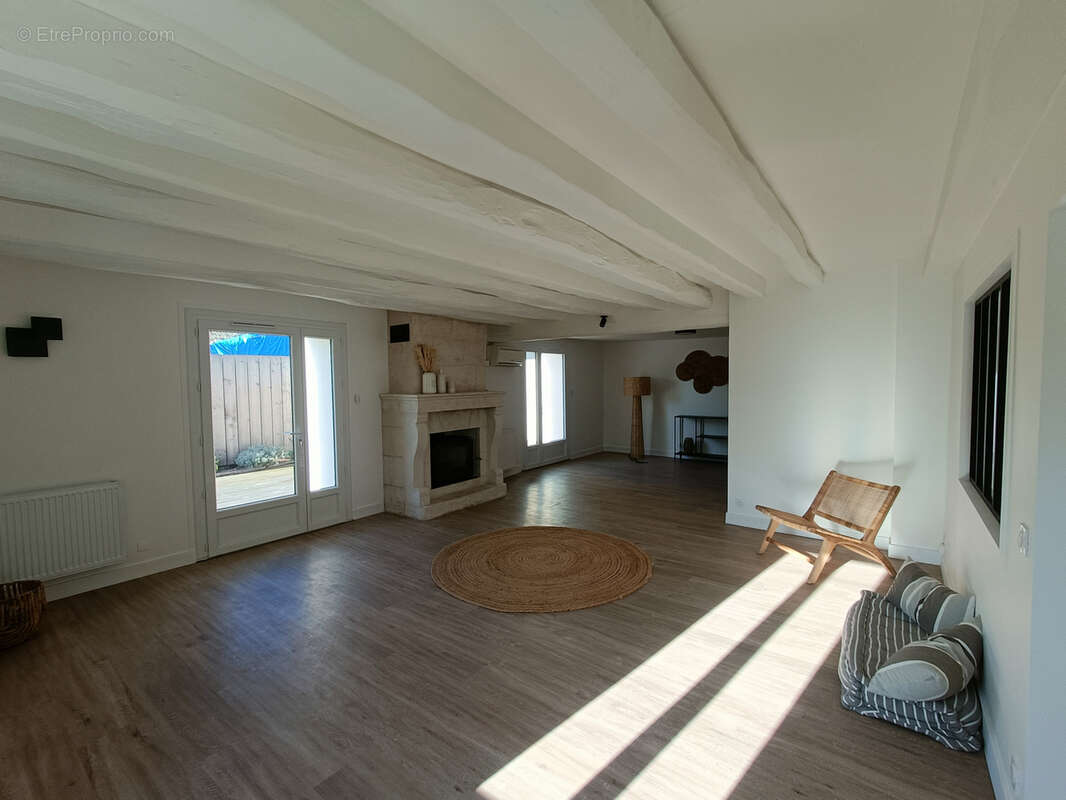 Maison à SAINT-SAUVEUR-D'AUNIS
