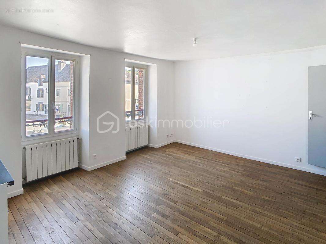 Appartement à CERISIERS
