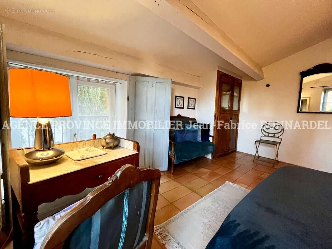 Maison à SUZE-LA-ROUSSE