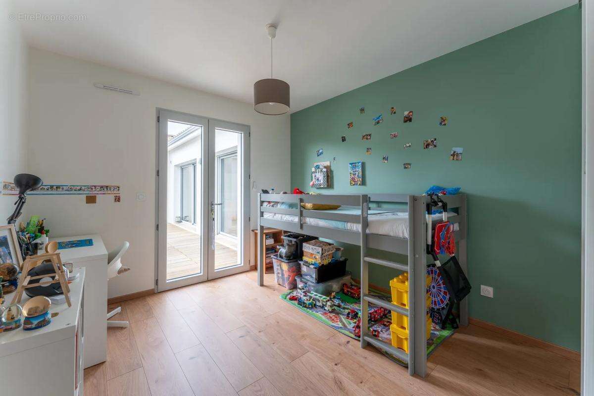 Maison à CAMBLANES-ET-MEYNAC