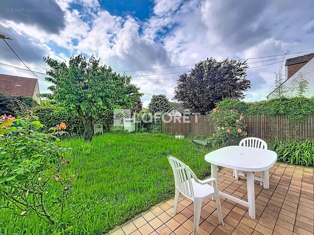 Maison Saint Denis en Val 4/5 pièces 97.3 m² - photo 12