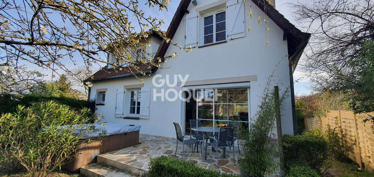 Maison à LA VILLE-DU-BOIS