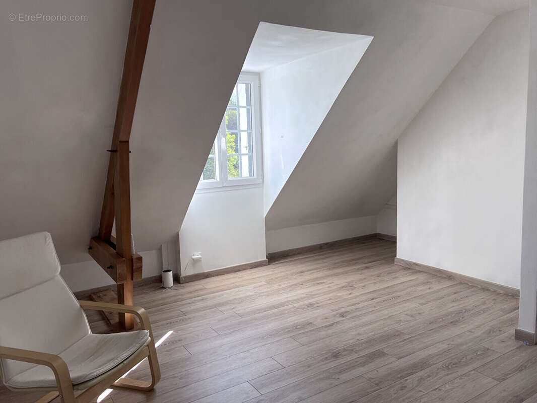 Maison à REUGNY