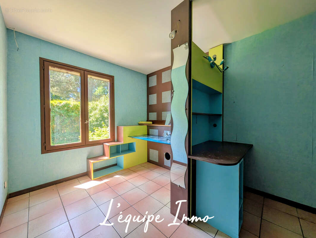 Maison T4 au calme sur sous-sol complet avec dépendance - photo 12