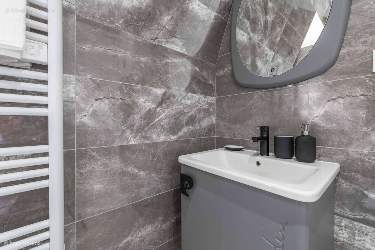 Appartement à PARAY-VIEILLE-POSTE