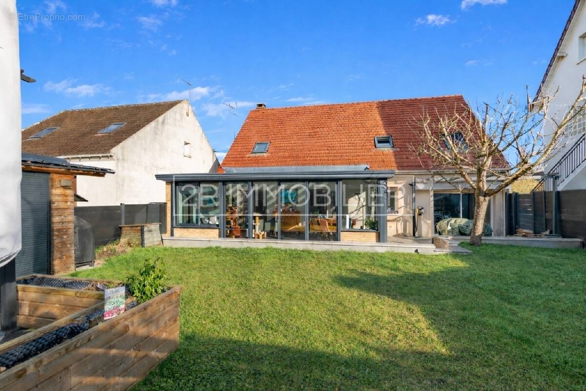 Maison à BUSSY-SAINT-GEORGES