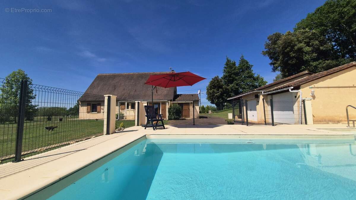 Maison à MEYRALS