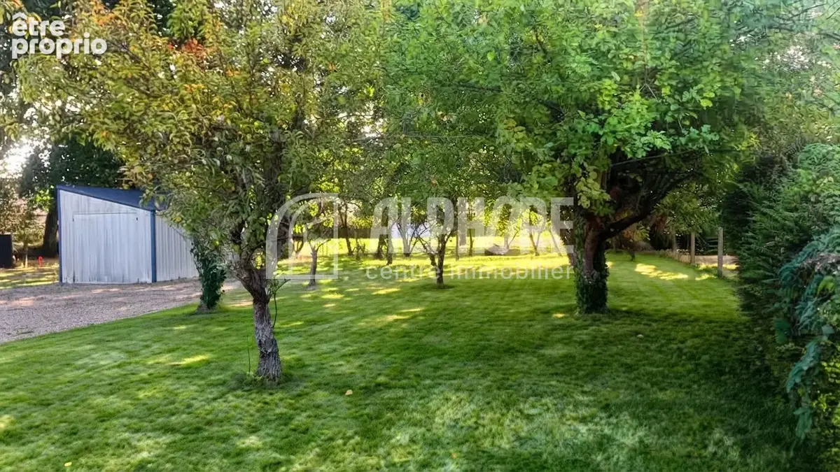 SAINT-MOLF - Terrain constructible de 609 m² - photo 3