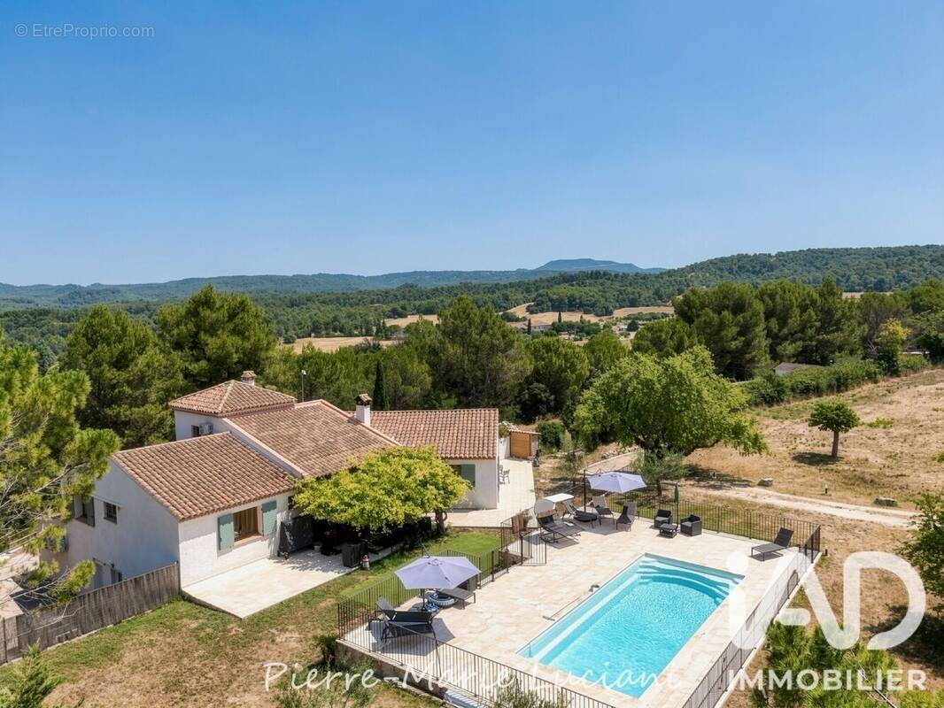 Photo 1 - Maison à VENELLES