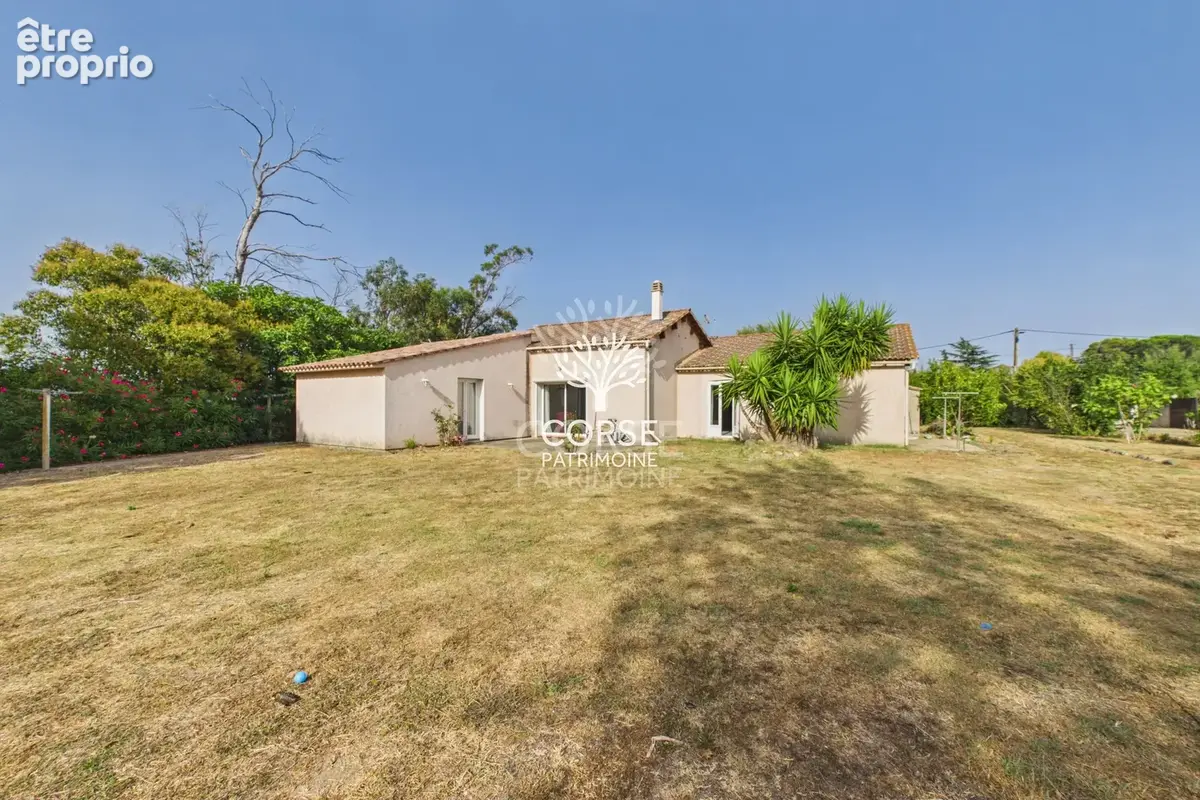 Maison familiale de 190 m² sur terrain constructible de 2 000 m²  Un potentiel rare à exploiter - photo 1