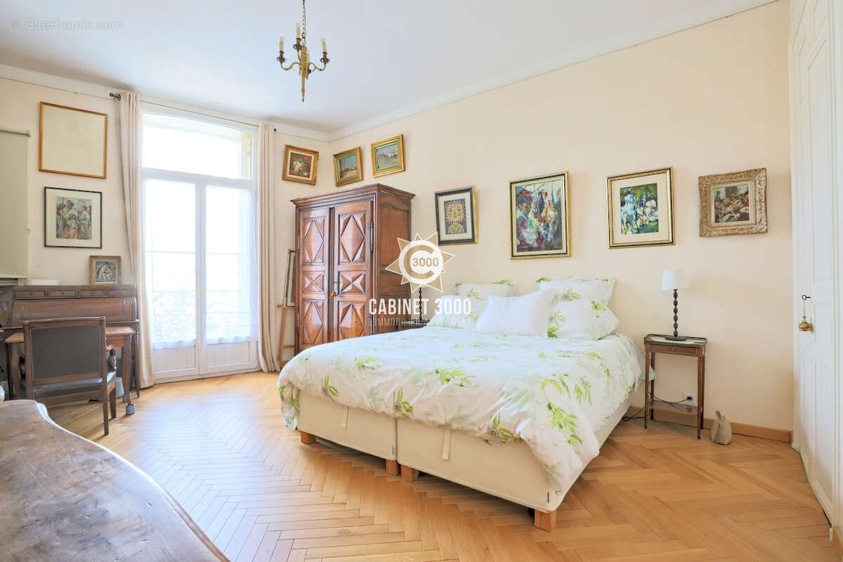 Appartement à HYERES