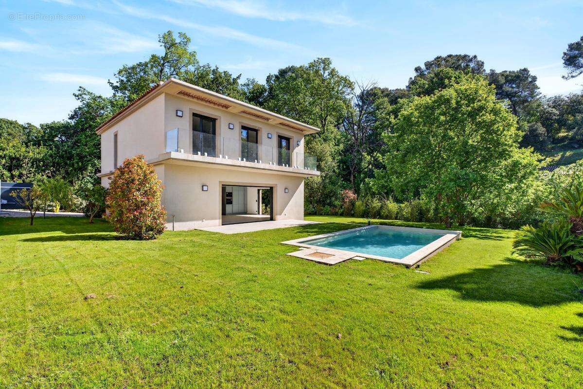 MOUGINS INTERNATIONAL : Villa Neuve avec Ascenseur en Domaine Privé - photo 5
