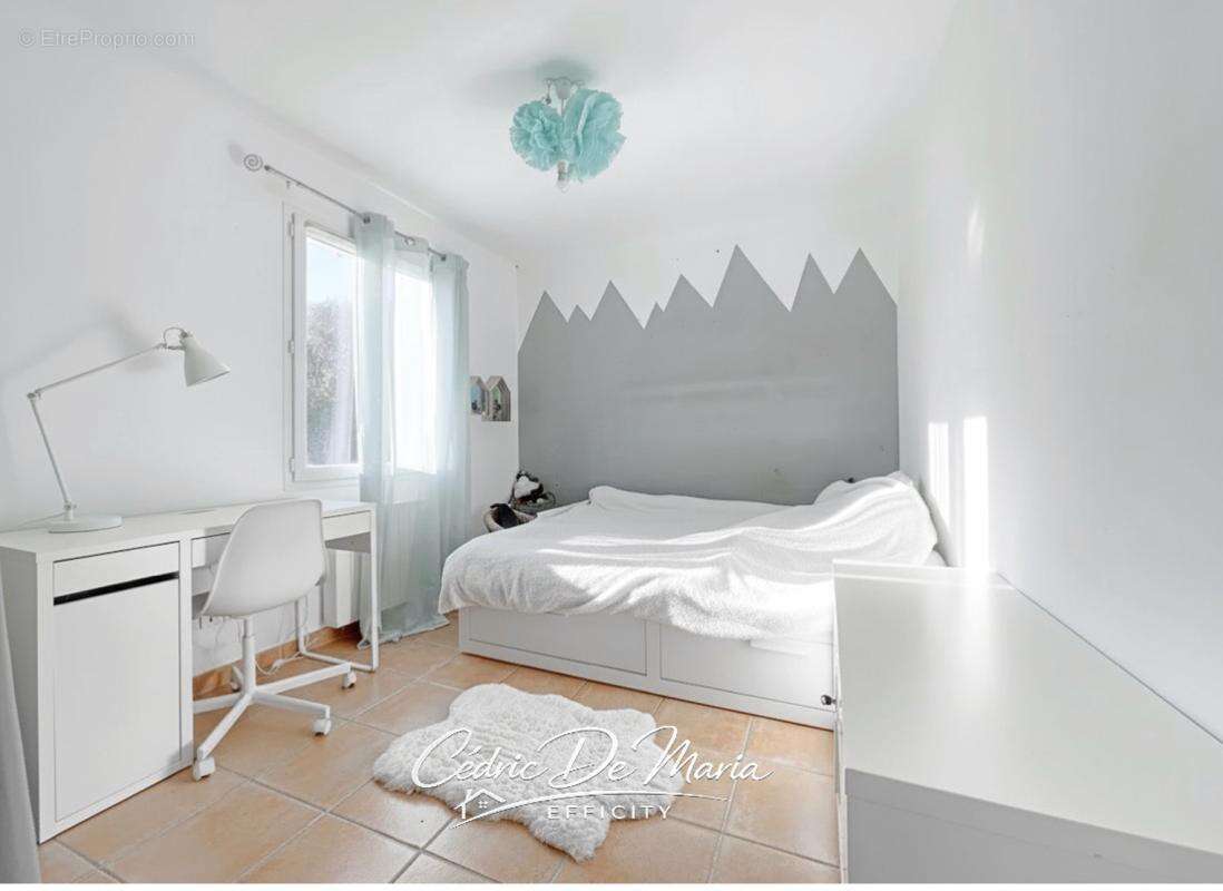 Maison à GINASSERVIS