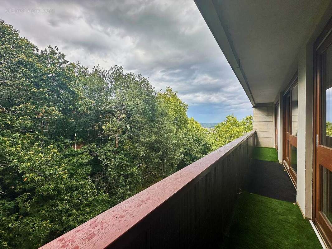 Appartement à FONTENAY-LE-FLEURY