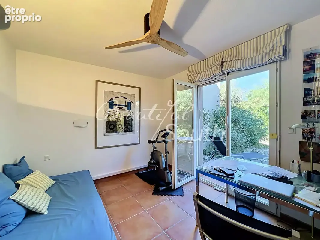 Leucate village – villa 3 faces avec jardin, garage, piscine et solarium avec vues - photo 6
