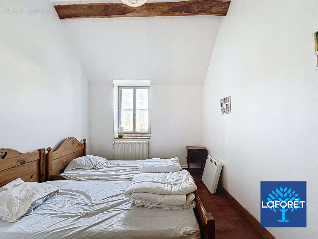 Maison à SAINT-MARTIN-EN-BIERE