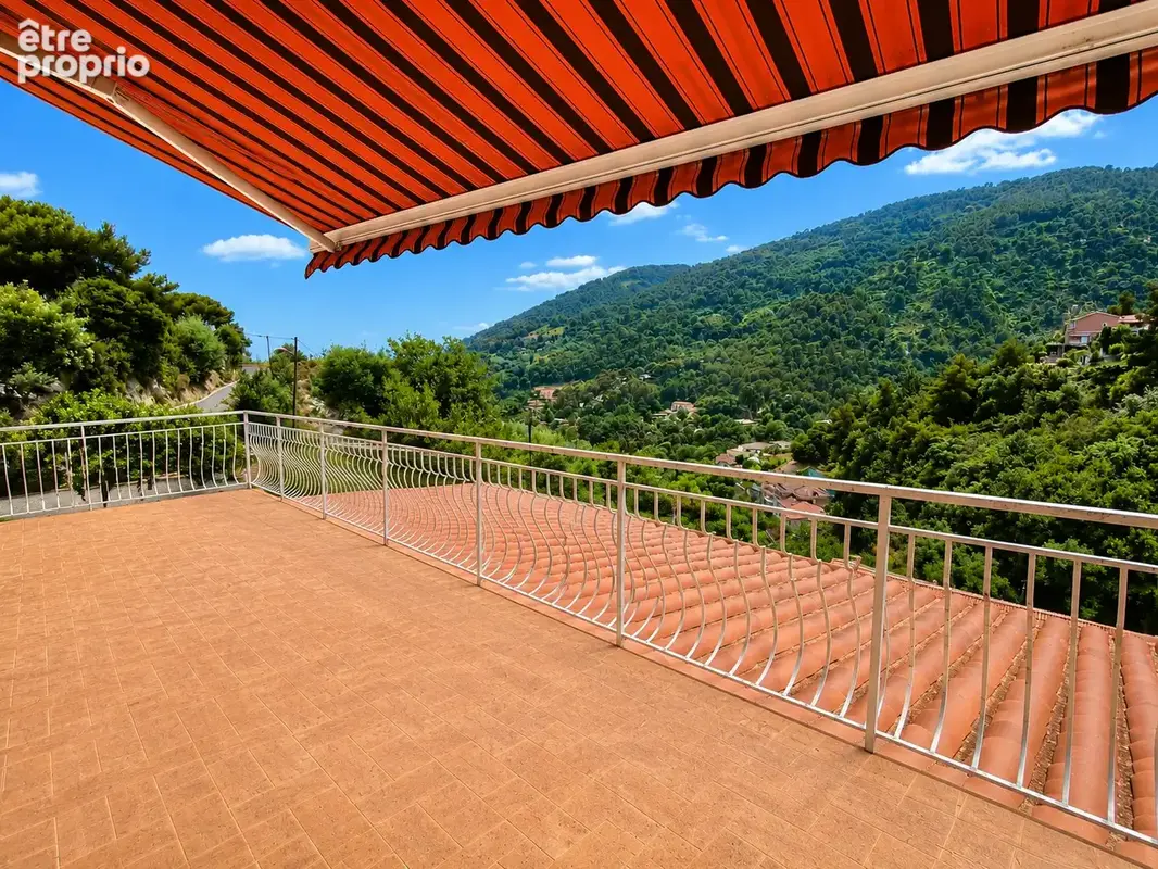 Maison de charme avec piscine, jardin et belle vue dégagée - photo 11