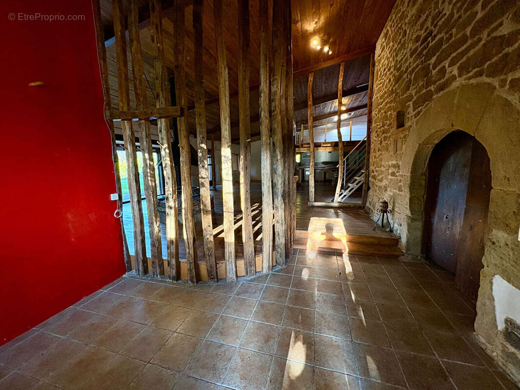 Maison à VIAZAC