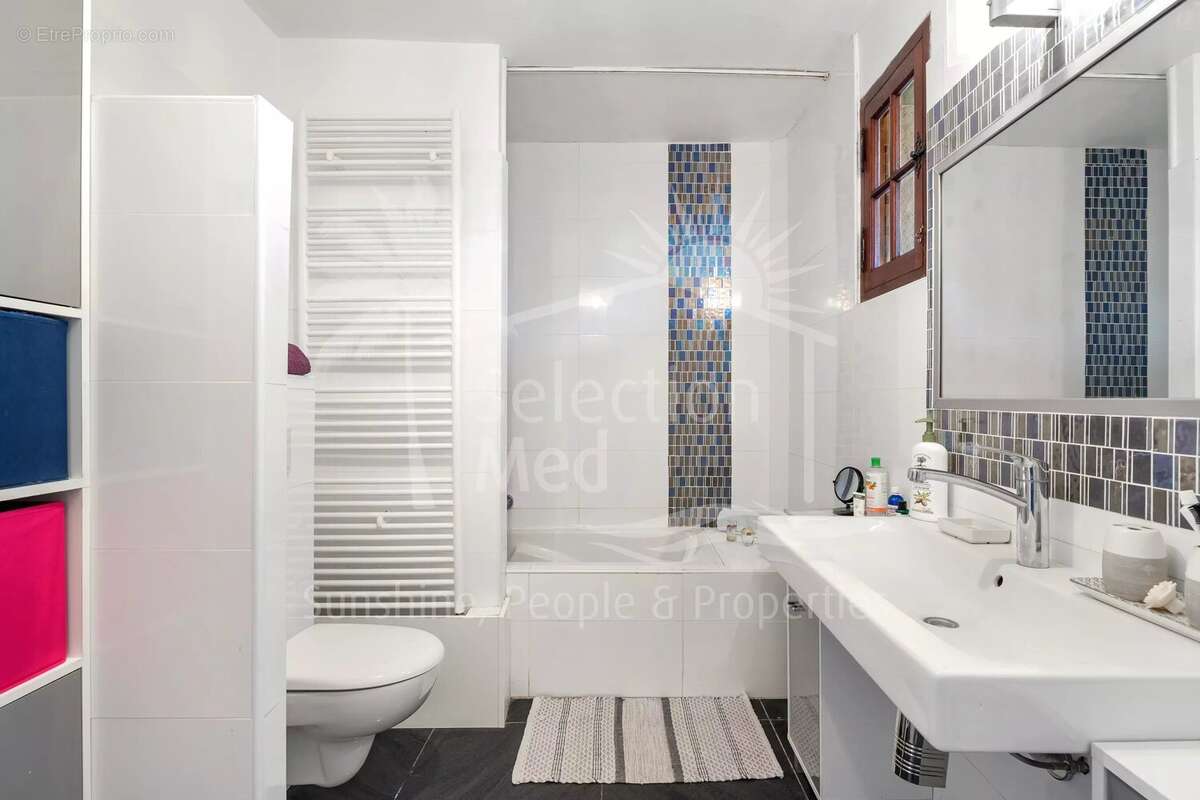 Maison à TOURRETTES-SUR-LOUP