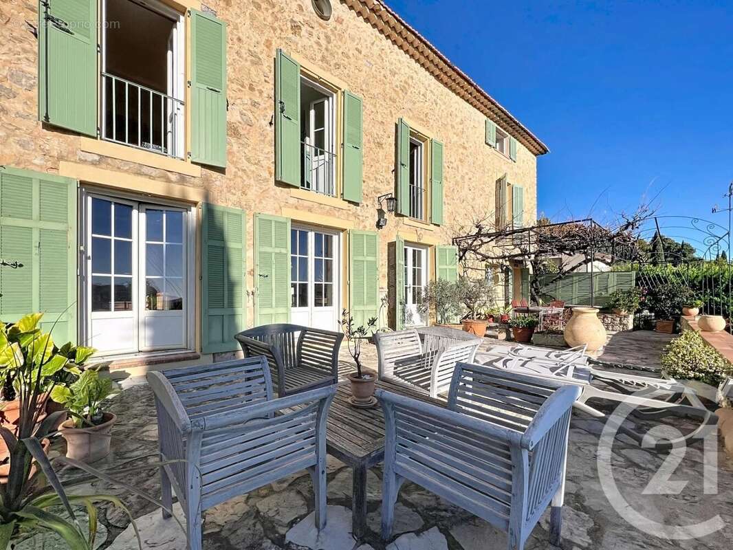 Maison à MOUGINS