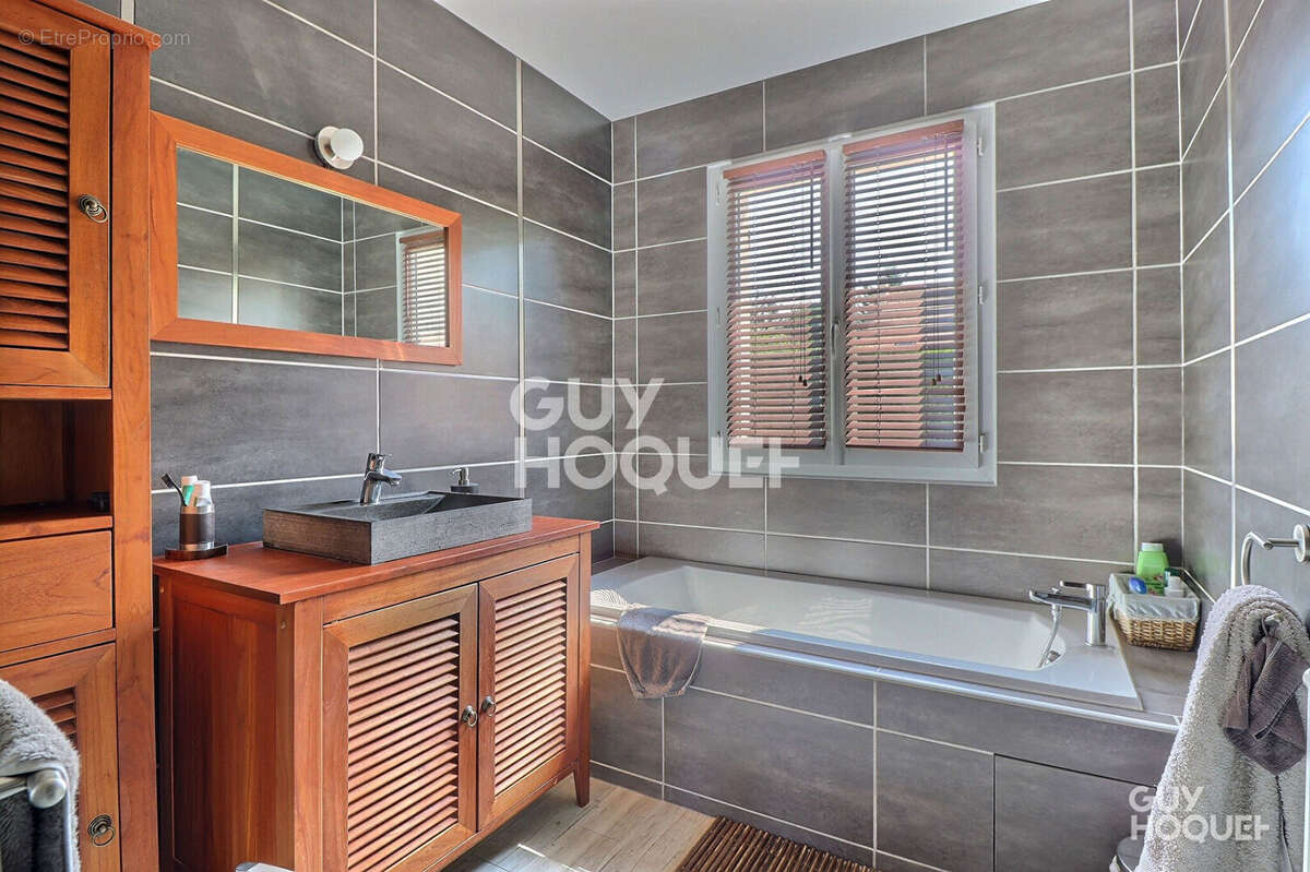 Maison à SAINT-MICHEL-SUR-ORGE