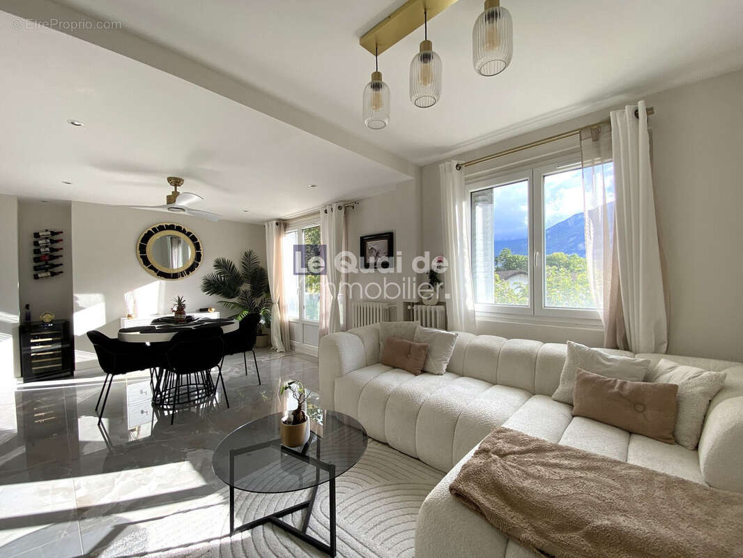 Appartement à SAINT-EGREVE