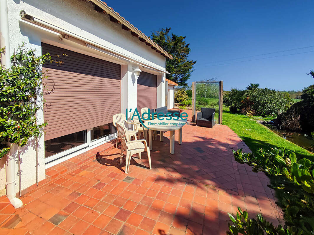 Maison à SAINT-PIERRE-MONTLIMART