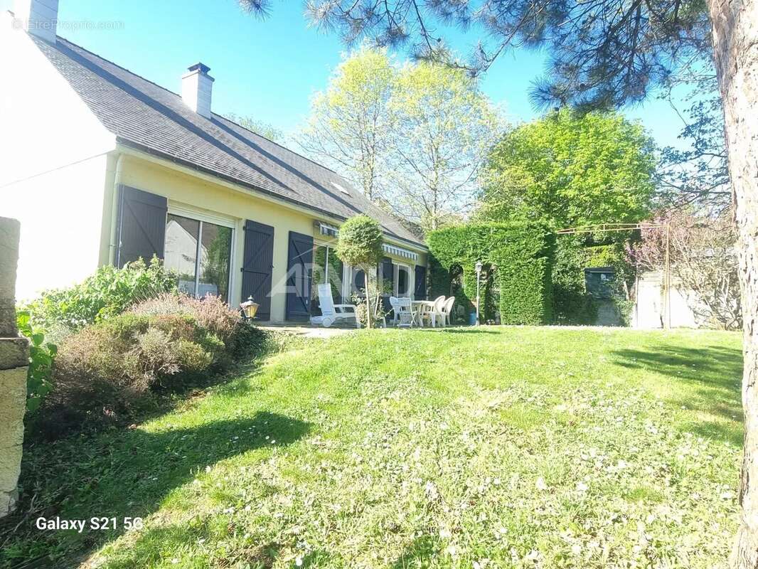 Maison à SAINT-ETIENNE-DE-MONTLUC