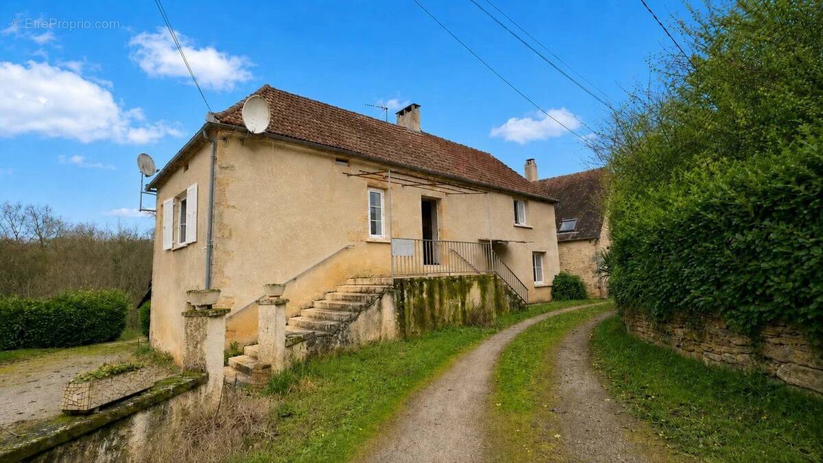 Maison à GOURDON
