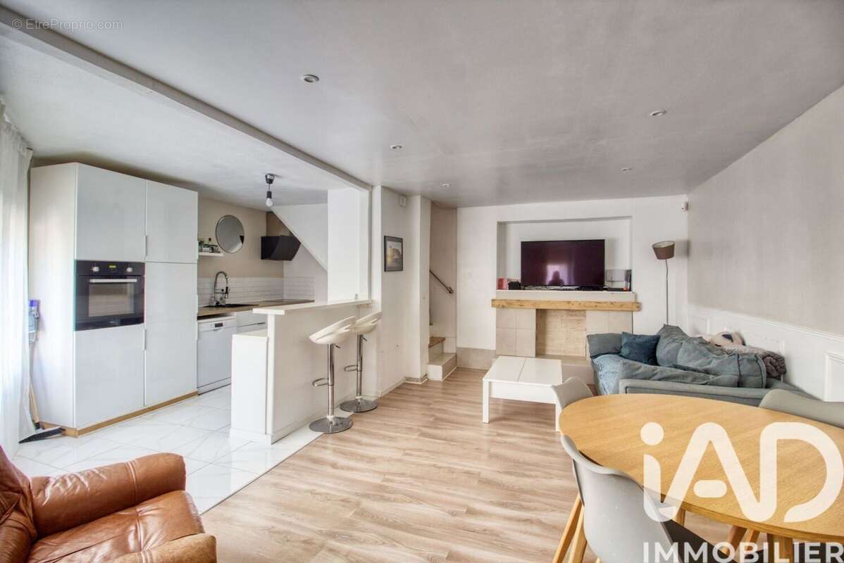 Photo 2 - Maison à CHARS