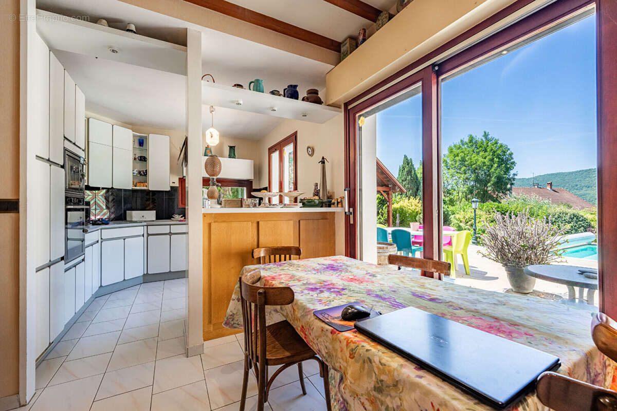 Grésy-sur-Aix - Villa familiale avec piscine sur terrain de 2 390 m² - photo 10