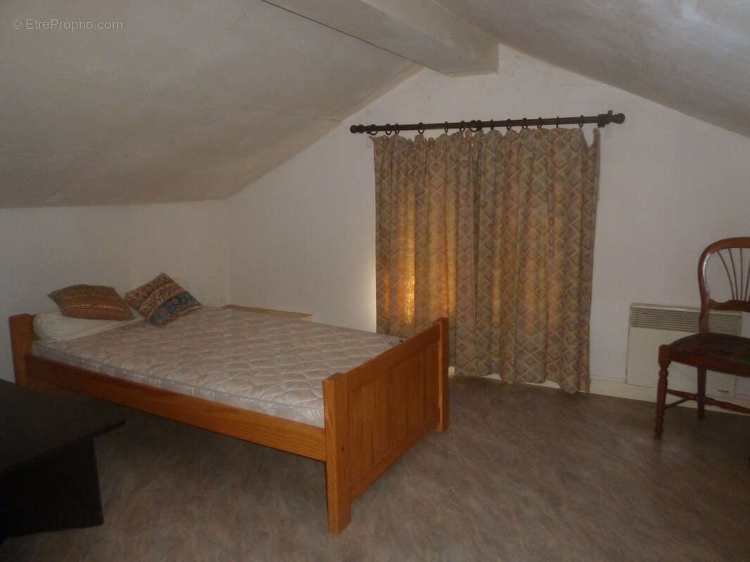 Maison à PUY-L&#039;EVEQUE