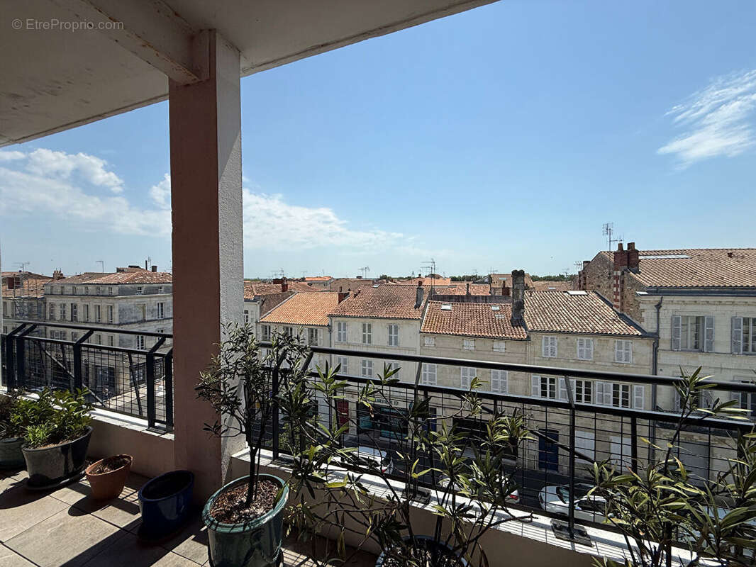 Exceptionnel en plein centre-ville - Appartement avec ascenseur et terrasse de  64 m2 - photo 2