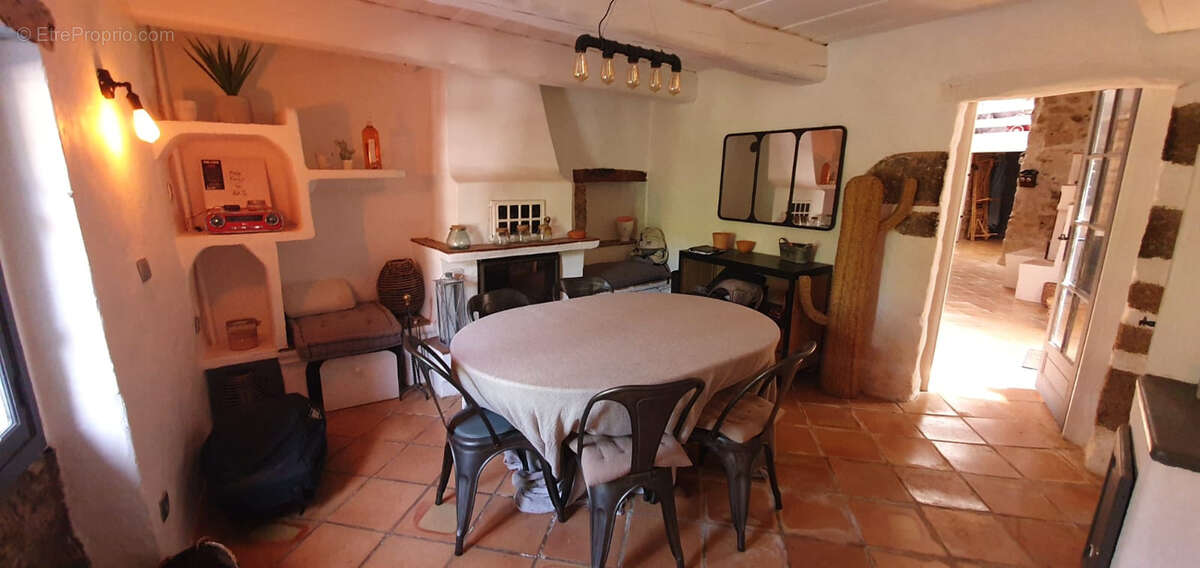 Maison à PLAN-DE-LA-TOUR