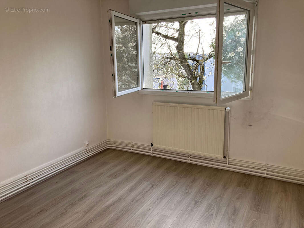 EXCLUSIVITE - Appartement de type III à rafraichir aux abords de La Rochelle - photo 3