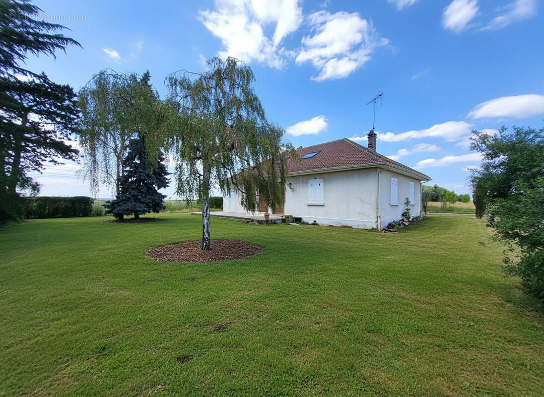 Maison à GUIGNES