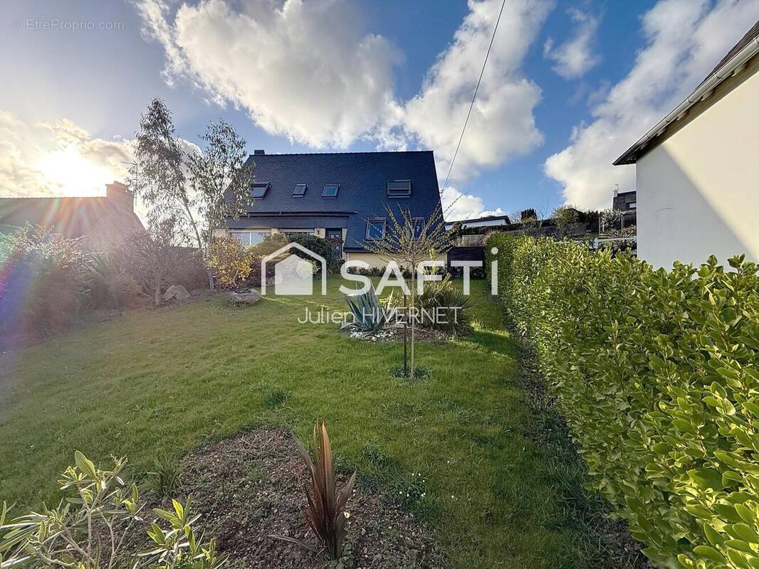 Photo 1 - Maison à SAINT-MARTIN-DES-CHAMPS