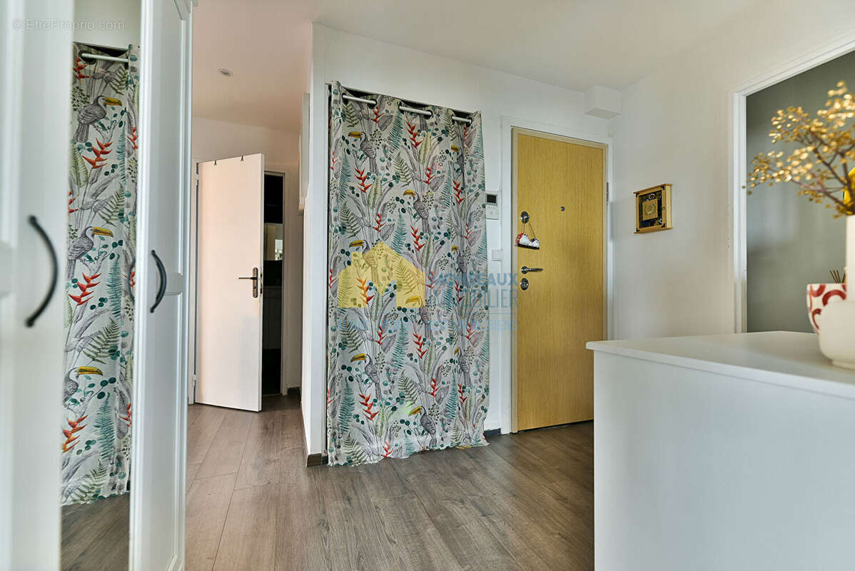 Appartement à FRESNES