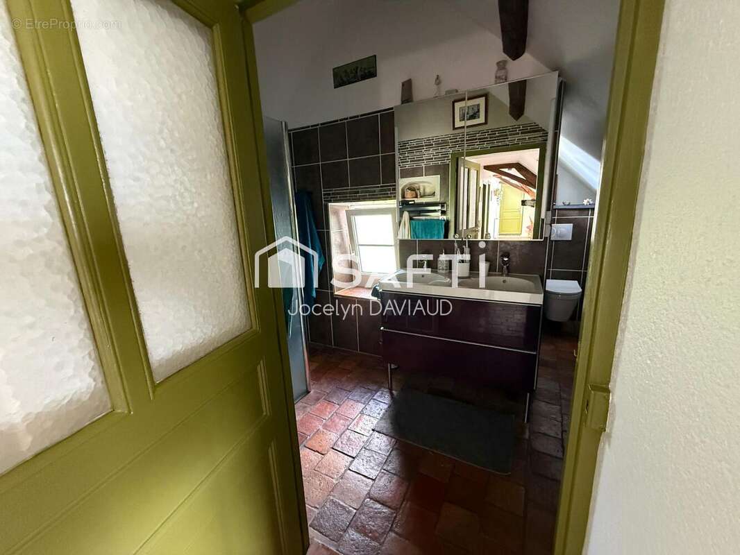 Maison 155 m² à Saint-Sulpice  - photo 9