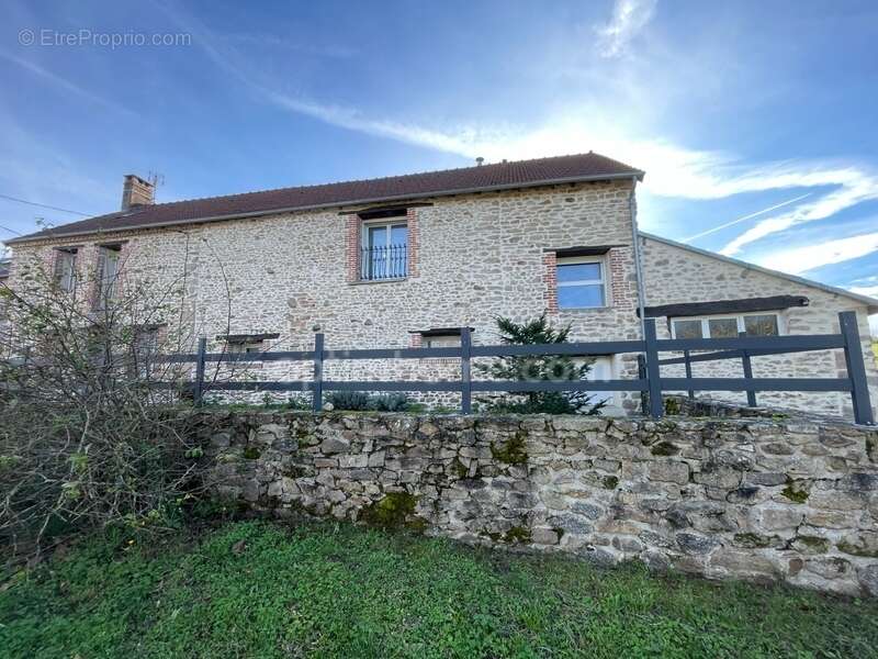 Maison à ARNAC-LA-POSTE