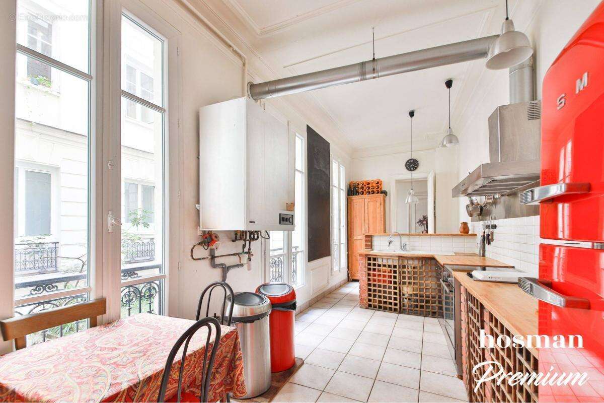 Appartement à PARIS-3E