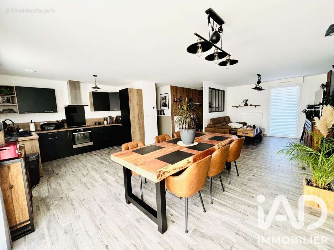 Maison 114 m² à Arreux  - photo 2
