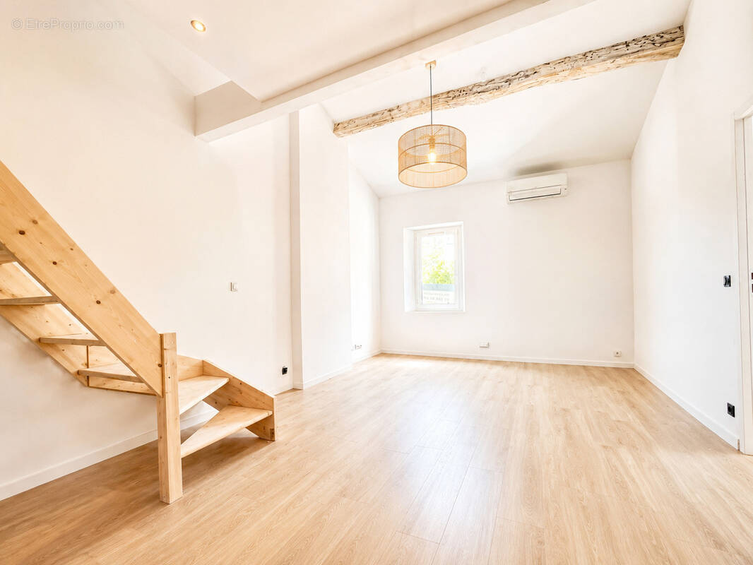 Appartement à ROQUEVAIRE