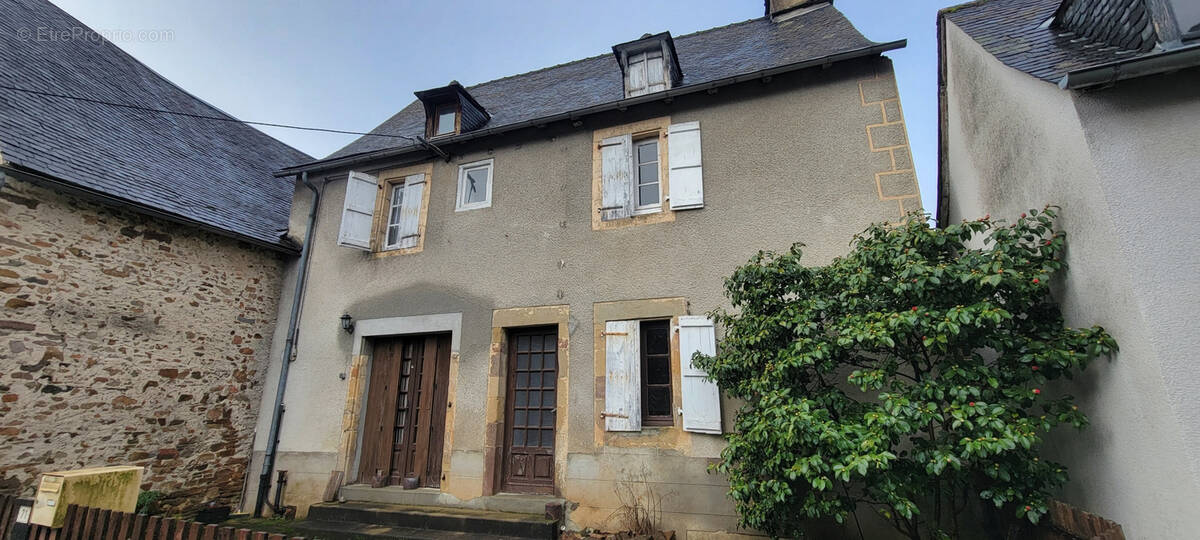 Maison à BEYNAT