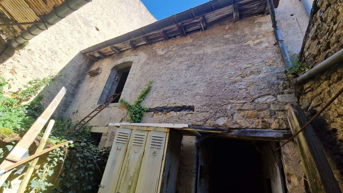 Maison à Waville F4 de 90 M2 avec jardin / parking et dépendance - photo 15