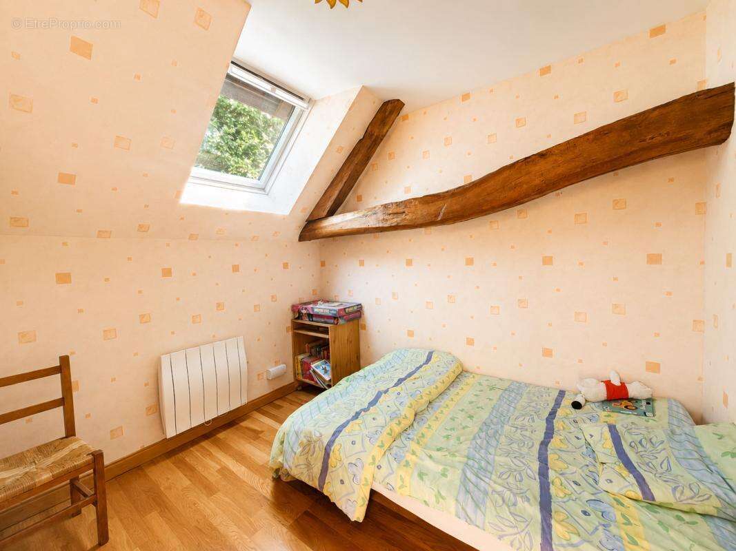 Maison 194 m² à Neuille-Pont-Pierre  - photo 8
