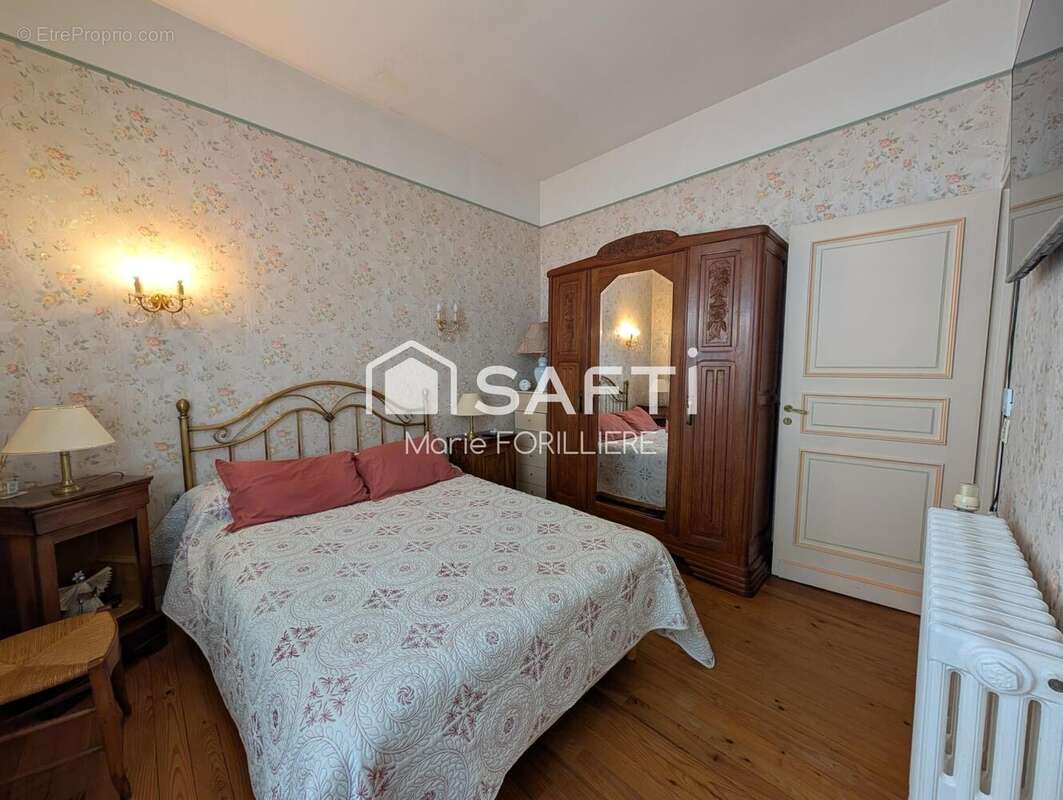 Maison 130 m² à Coutras  - photo 8