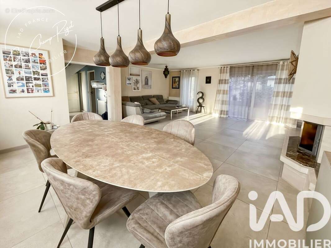 Photo 2 - Maison à TREMBLAY-EN-FRANCE